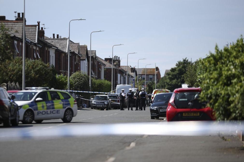 Homem detido após esfaqueamento de várias pessoas no noroeste de Inglaterra