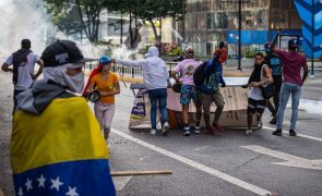 Pelo menos um morto e 46 detidos em manifestações na Venezuela