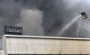 Trabalhadores dos armazéns do grupo Nors com salário garantido após incêndio no Porto