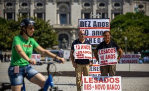 Lesados do BES assinalam 10 anos de luta nos Aliados reivindicando 45 ME