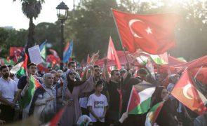 Milhares manifestam-se em Istambul contra morte do líder do Hamas