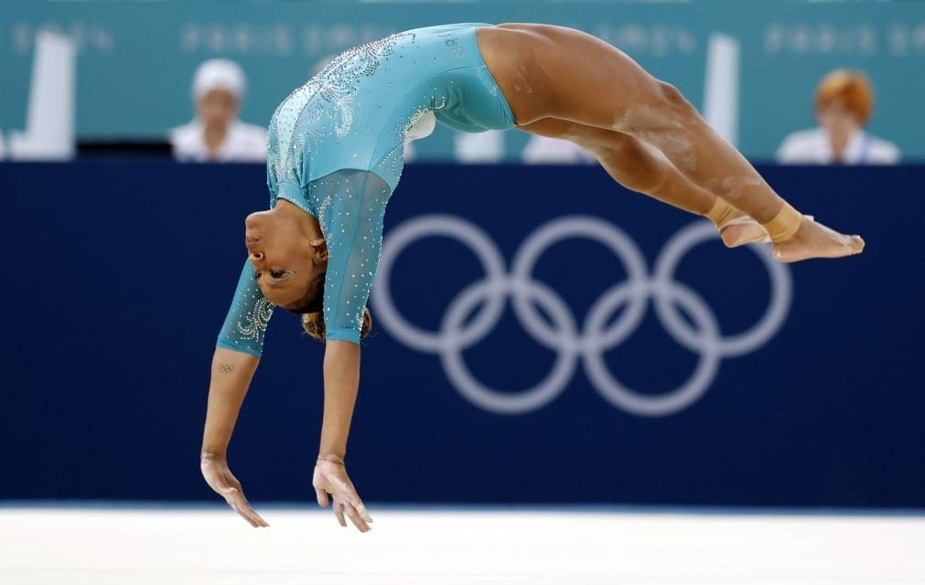 Rebeca Andrade vence ouro no solo em que Biles foi prata em Paris2025