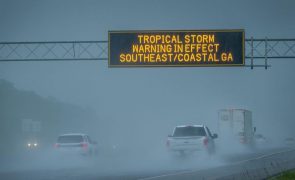 Furacão Debby causa pelo menos cinco mortos no sudeste dos Estados Unidos