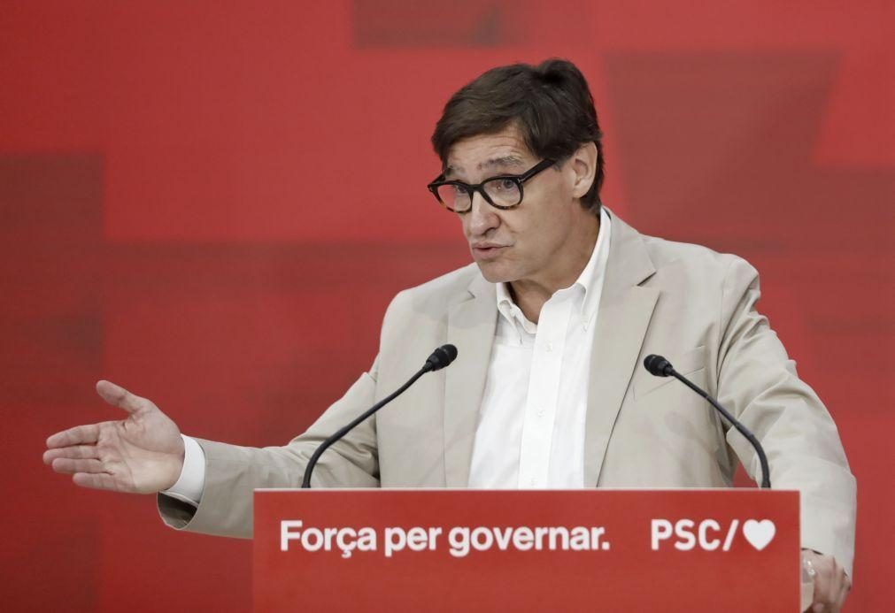 Catalunha começa investidura de governo socialista sob ameaças de Puigdemont