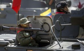 Forças Armadas da Venezuela recusam apelo da oposição e prometem lealdade a Maduro