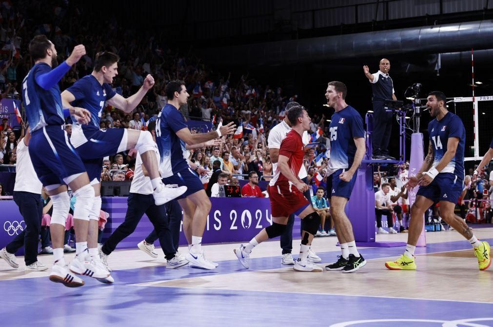 França revalida título olímpico no voleibol e Polónia fica com a prata