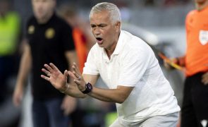 José Mourinho estreia-se a vencer com o Fenerbahçe no campeonato turco