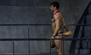 Tom Daley termina carreira com cinco medalhas olímpicas nos saltos para a água