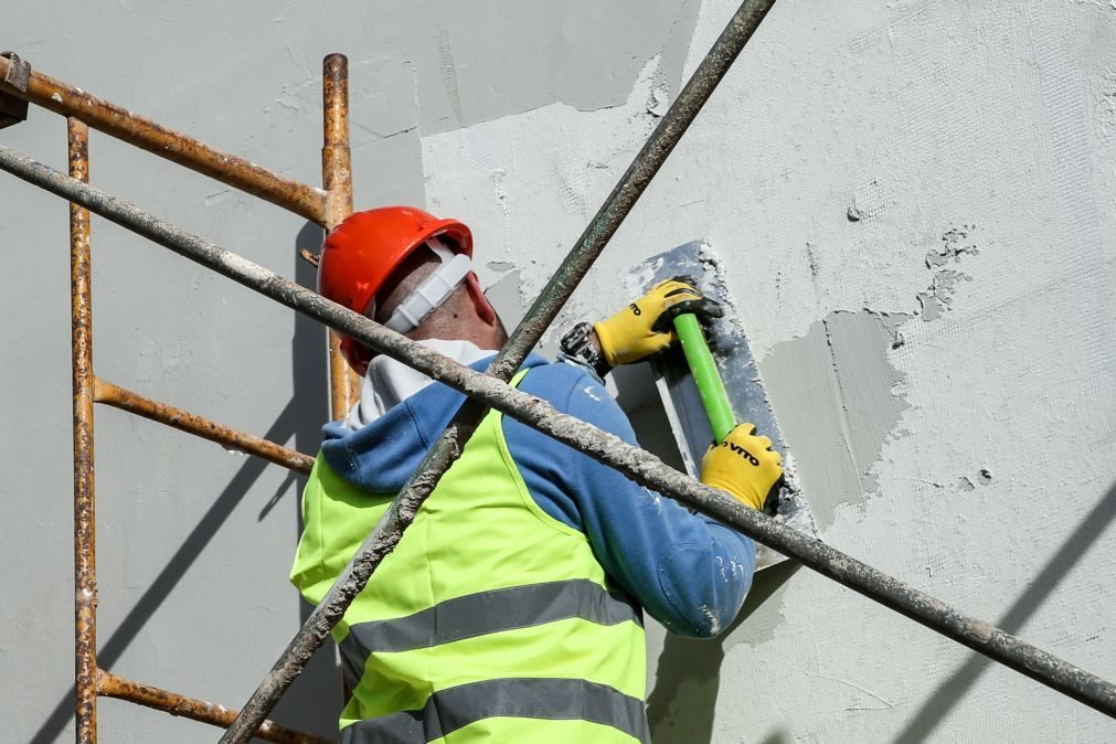 Remuneração bruta total mensal real por trabalhador sobe 3,6% no 2.º trimestre