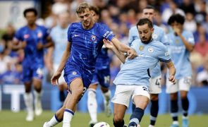 Campeão Manchester City vence em casa do Chelsea com Bernardo Silva a assistir