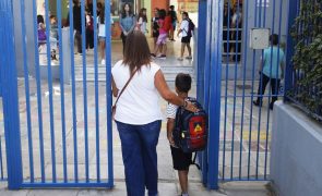 Governo anuncia concurso de vinculação extraordinário para escolas com falta de docentes