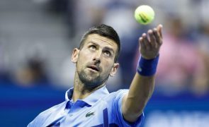 Djokovic inicia defesa do título no US Open com vitória face a Radu Albot