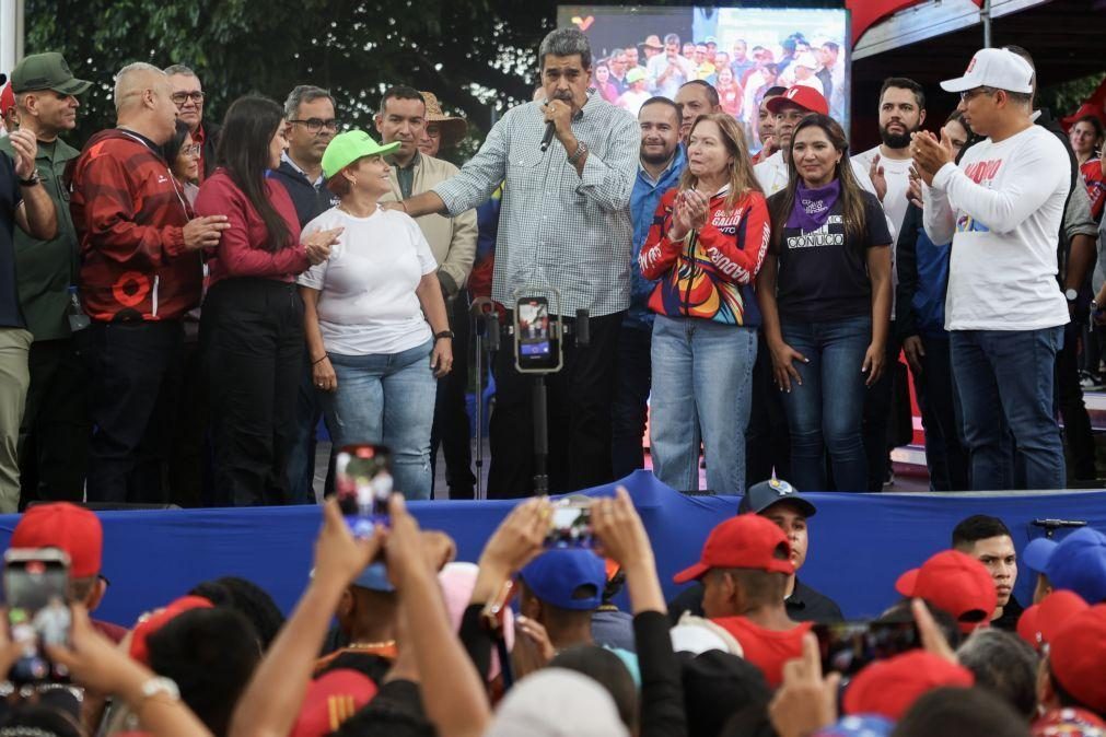 Maduro pede que o mundo respeite a sua reeleição na Venezuela