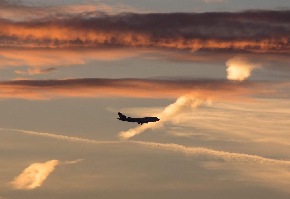 Procura de transporte aéreo sobe 8% em julho apesar de falha informática global