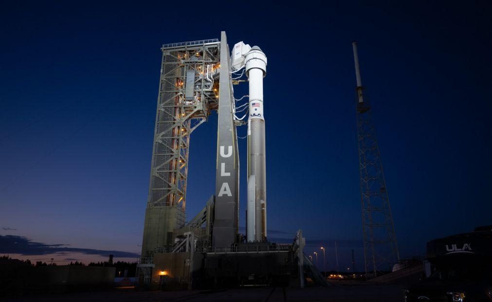 Starliner da Boeing regressa à Terra sem astronautas levados para o espaço