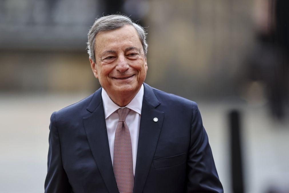 Draghi sugere emissão regular de dívida conjunta na UE e investimento maciço em defesa