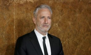 Jon Stewart não desiste de cuidados de saúde para primeiras tropas destacadas após 11/9