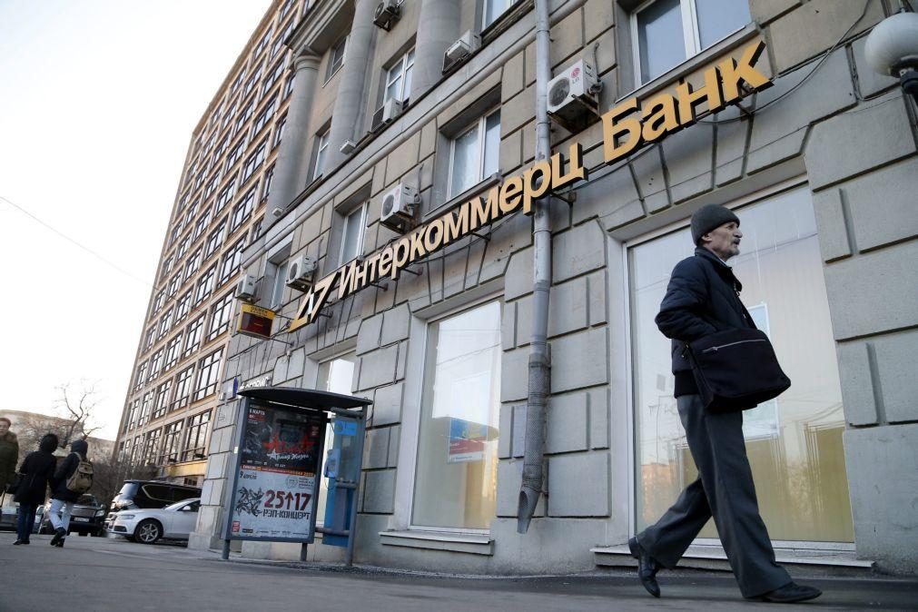 Banco Central da Rússia sobe taxa de juro para 19%