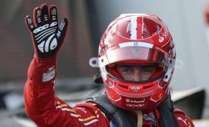 Charles Leclerc conquista quarta 'pole' consecutiva em Baku