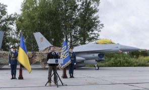 Dinamarca vai entregar mais um lote de caças F-16 a Kiev