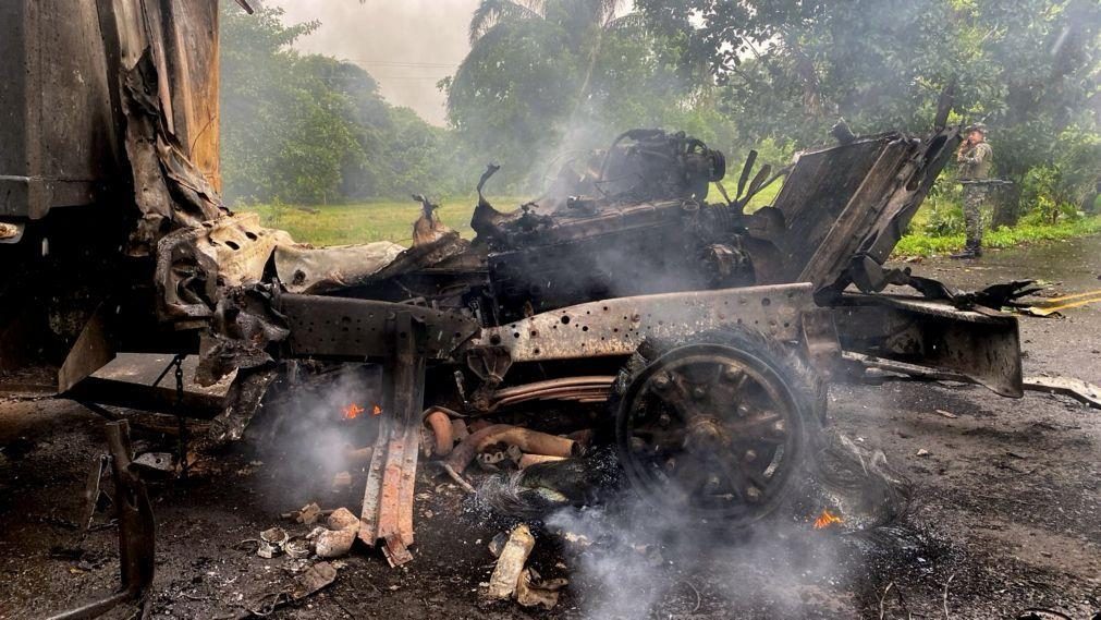 Presidente da Colômbia põe fim a diálogo de paz com guerrilha após ataque a base