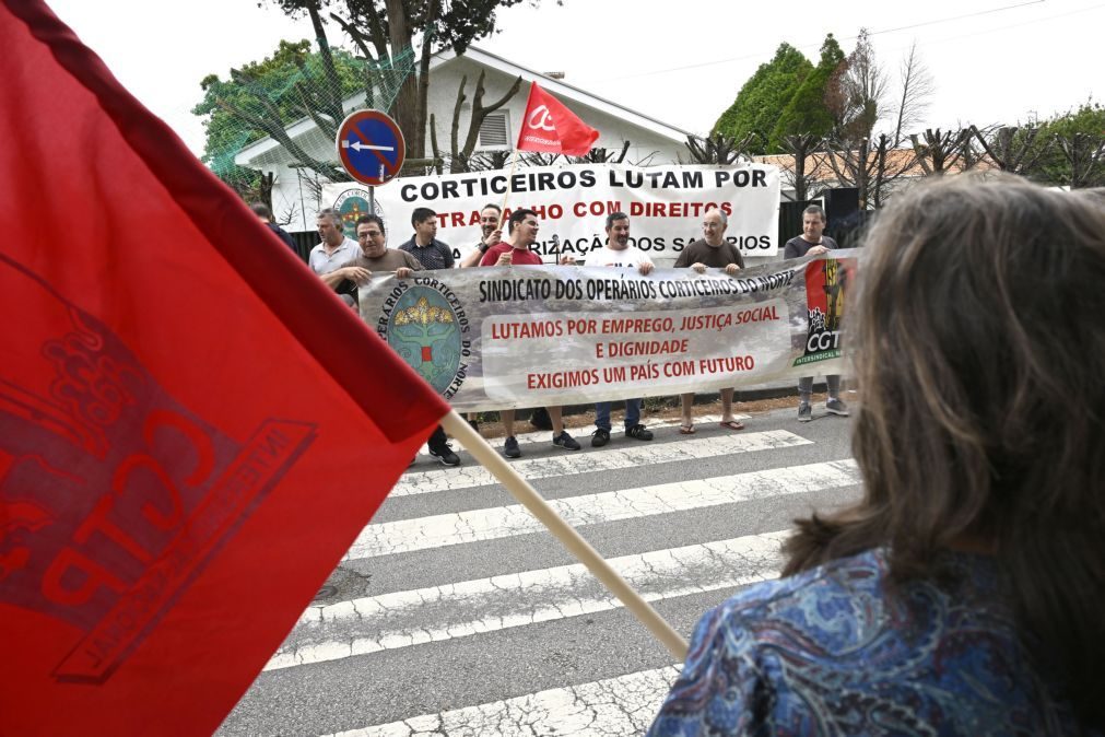 Trabalhadores do setor corticeiro voltam a manifestar-se 2.ª feira por melhores salários