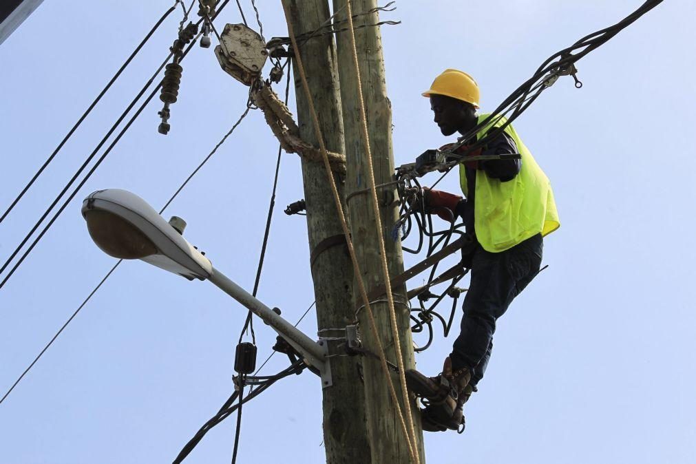 Angola quer aumentar acesso a eletricidade para metade da população até 2027