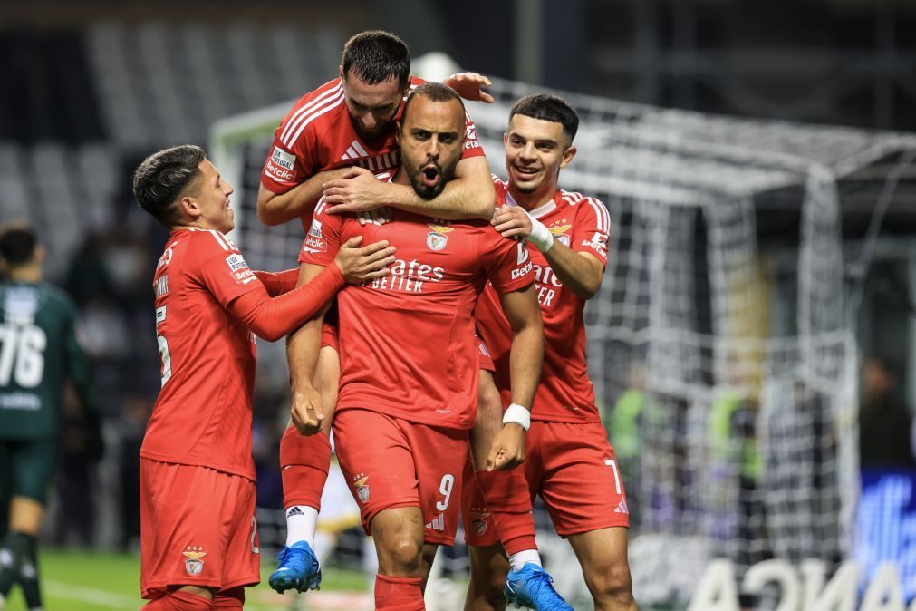 Benfica vence no Bessa e isola-se no terceiro lugar da I Liga