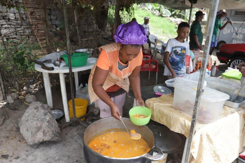 Cachupa à solta pelas ruas de Cabo Verde, todos os fins-de-semana