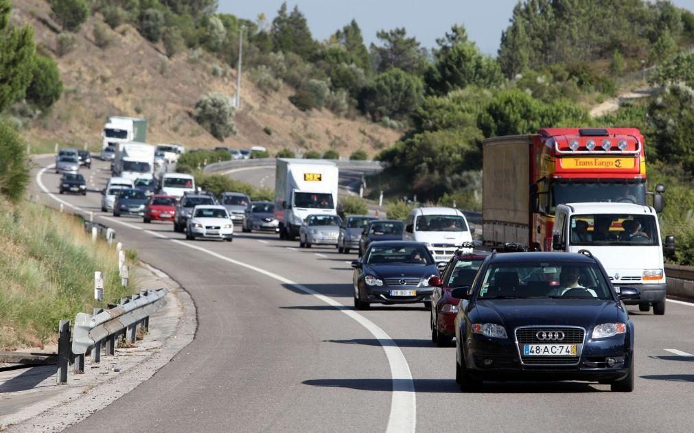 Trânsito cortado na autoestrada 1 em Coimbra devido a despiste de pesado