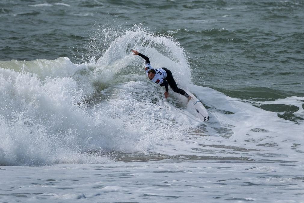 Afonso Antunes e Frederico Morais eliminados no Ericeira Pro de surf