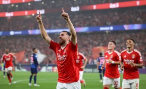 Benfica soma segunda vitória na 'Champions' com goleada ao Atlético de Madrid