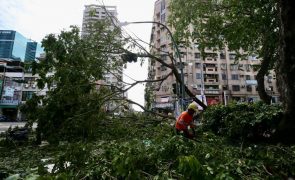 Passagem do tufão Krathon causou quatro mortos em Taiwan -- novo balanço