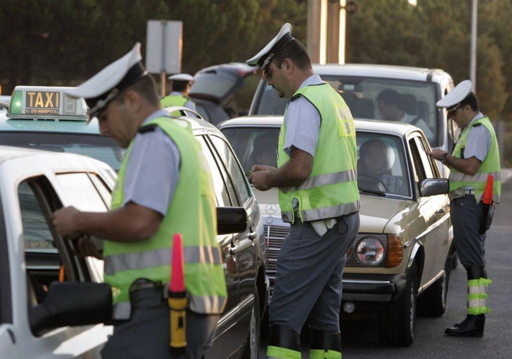 GNR realiza campanha sobre uso do telemóvel durante condução