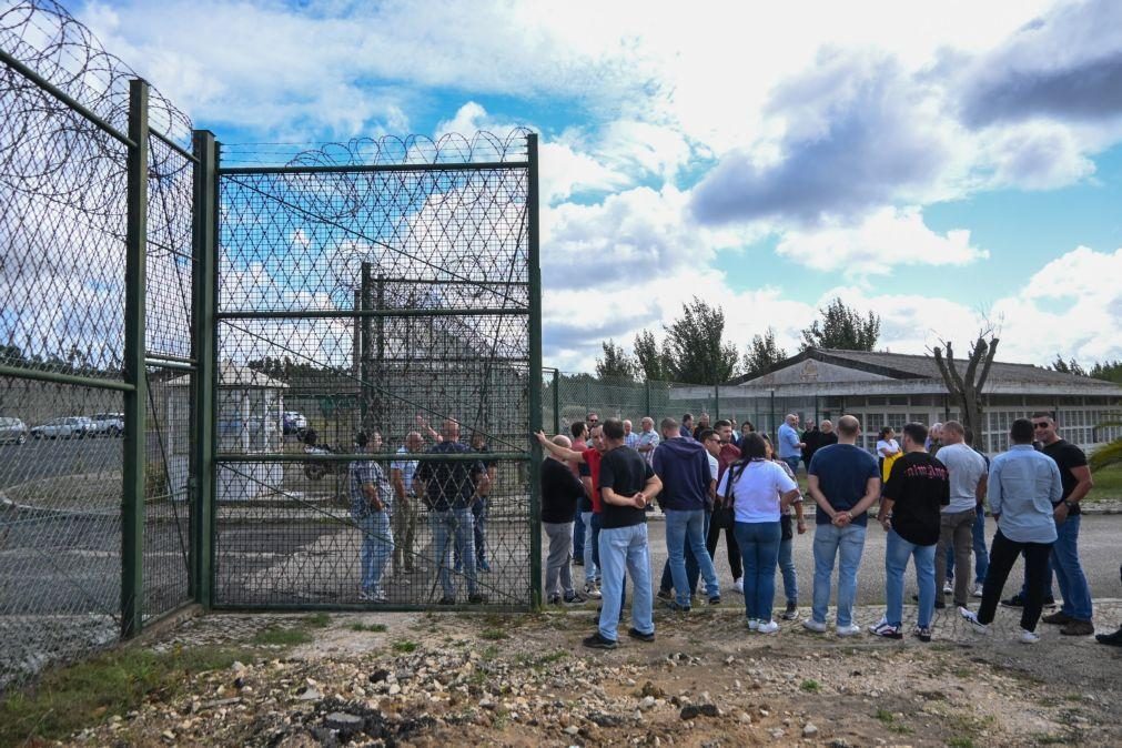 Guardas prisionais concentrados em Vale de Judeus em solidariedade com colegas