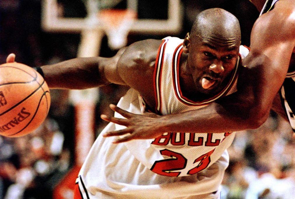 Camisola usada por Michael Jordan no campeonato de 1997 vai a leilão