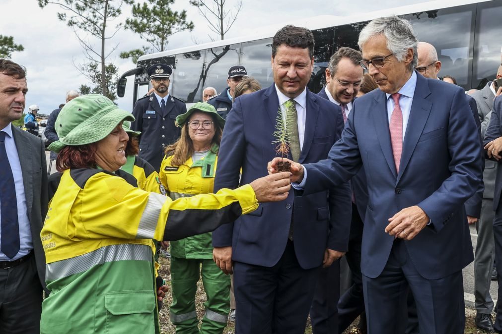 Aguiar-Branco diz que país está focado em saber se orçamento é aprovado e não quer eleições