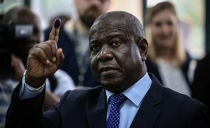 Moçambique/Eleições: Simango promete ações contra fraude, Renamo aponta enchimento de urnas