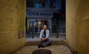 Quando em Macau se deixou de sorrir, o artista Eric Fok recomeçou em Vendas Novas