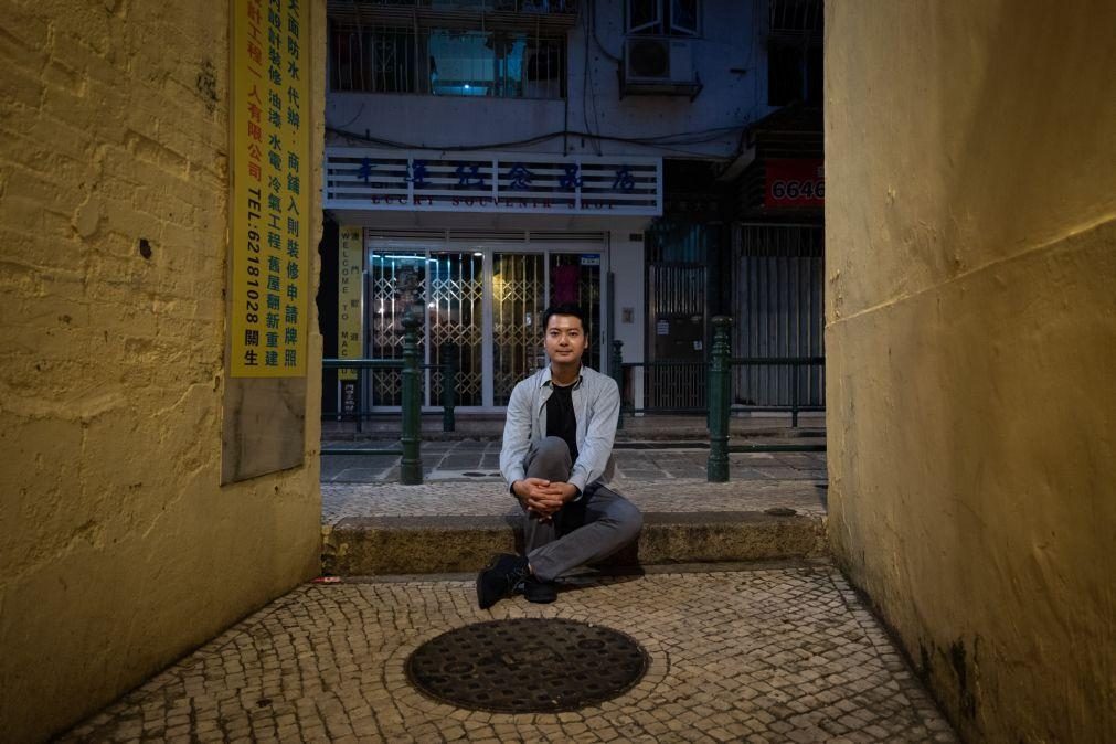 Quando em Macau se deixou de sorrir, o artista Eric Fok recomeçou em Vendas Novas