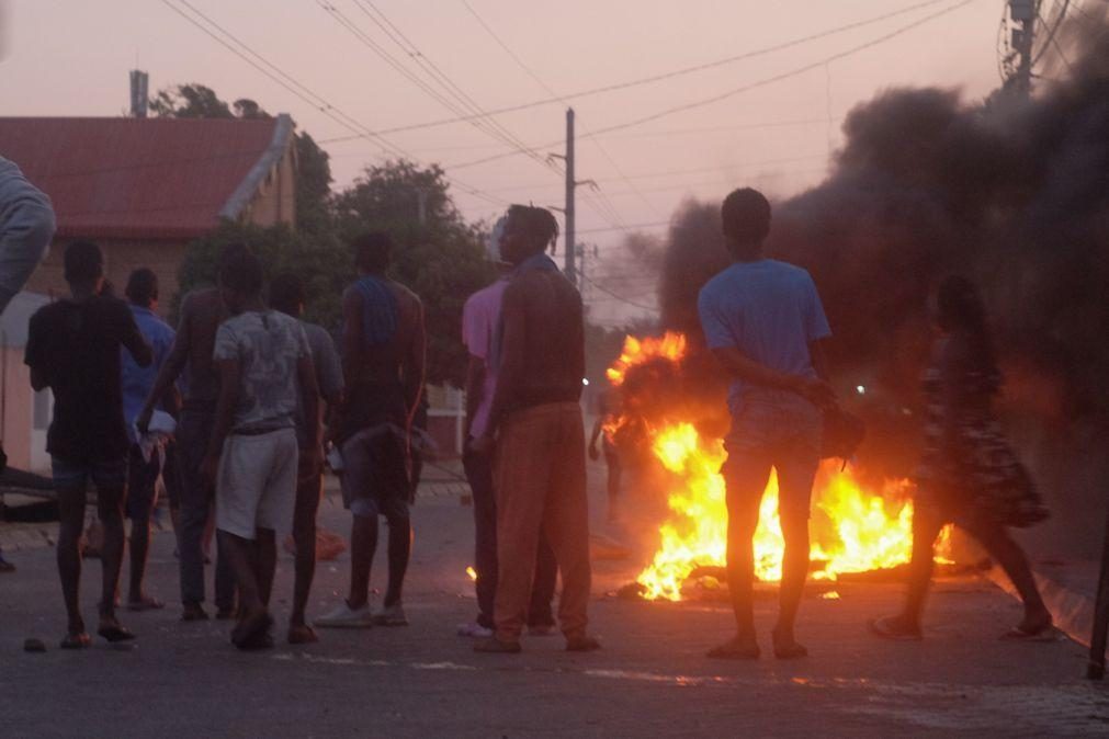 Pelo menos 24 feridos em dois dias de confrontos em Moçambique entre manifestantes e polícia