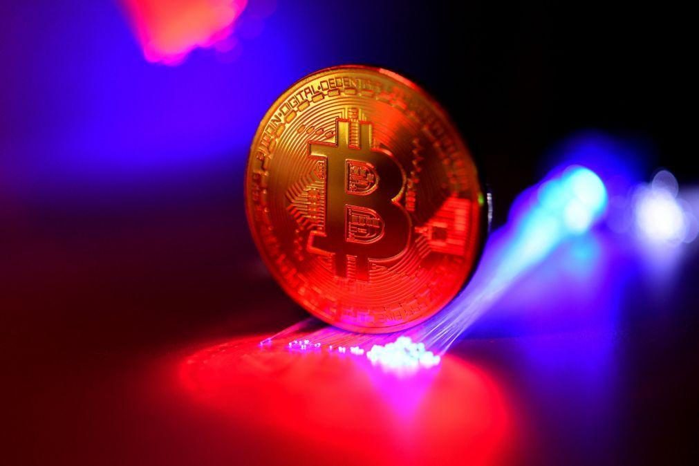 Bitcoin ultrapassa os 71.000 dólares pela 1.ª vez desde junho