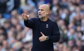 Manchester City eliminado da Taça da Liga e United vence Leicester com goleada