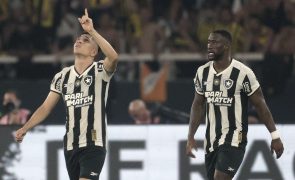 Botafogo vence Vasco da Gama e Artur Jorge fica mais perto do título brasileiro