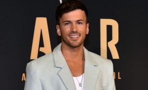 David Carreira 'Tocado' ao ver tatuagem que uma fã tem sua (vídeo)