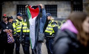 Polícia detém manifestantes pró-Palestina em Amesterdão