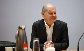 Campanha eleitoral arranca na Alemanha com Scholz em desvantagem