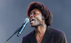 Benjamin Clementine atua em 2025 no festival CoolJazz em Cascais