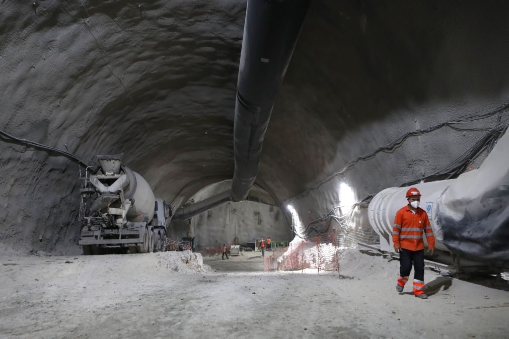 Metas do PRR para expansão do metro de Lisboa eram impossíveis de atingir