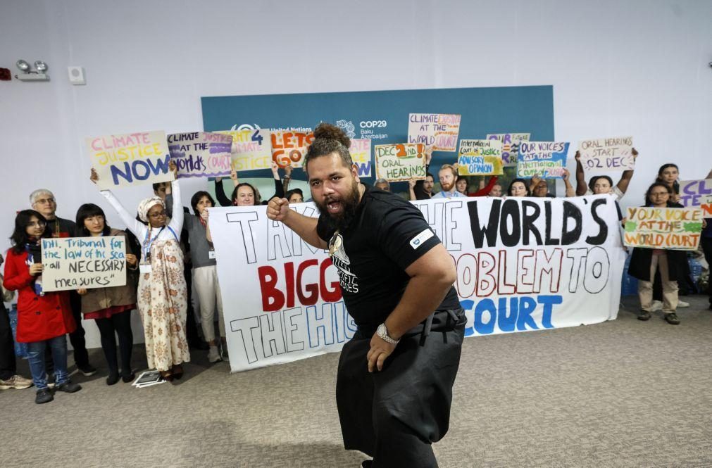 COP29: Ativistas queixam-se de maior pressão e dificuldades em protestar